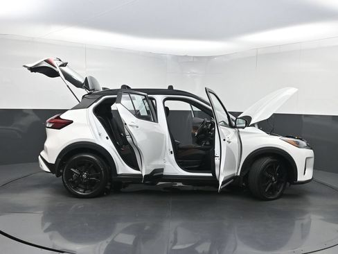 Used 2024 Nissan Kicks SR FWD image 33