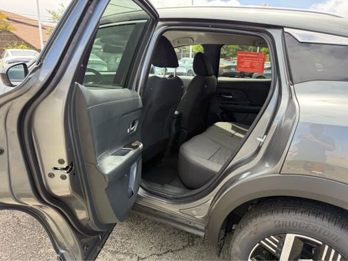 Used 2026 Nissan Kicks SV FWD image 8