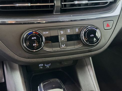 Used 2025 Buick Envista Preferred image 22