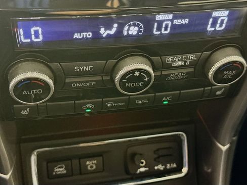 Used 2021 Subaru Ascent Limited w/ Technology Package image 18