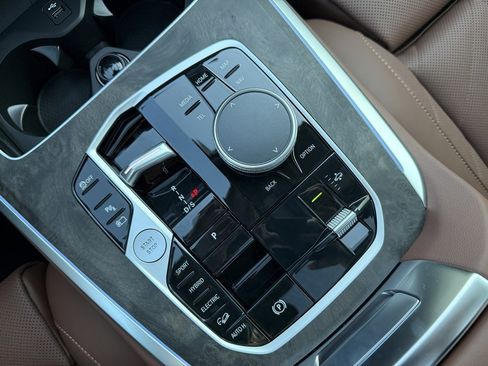 New 2026 BMW X5 xDrive50e image 31