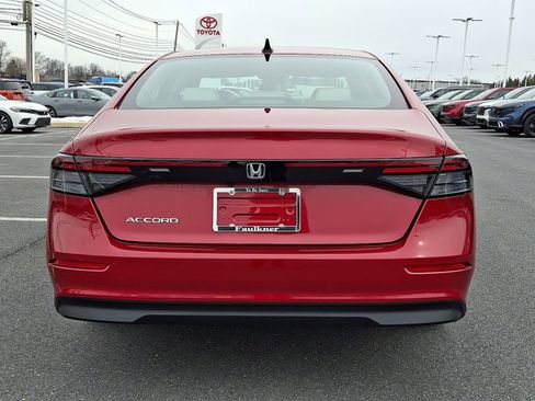 Certified 2025 Honda Accord SE image 5