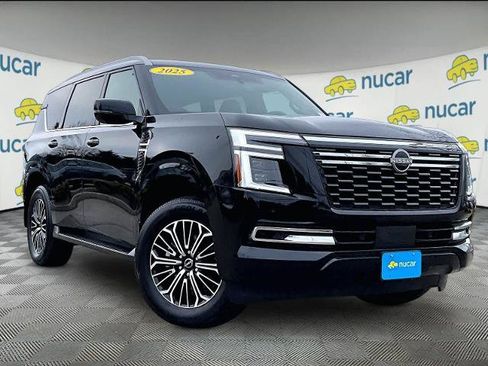 Used 2025 Nissan Armada SL AWD/4WD image 1