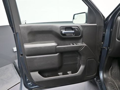Used 2020 Chevrolet Silverado 1500 Custom w/ Custom Value Package AWD/4WD image 11