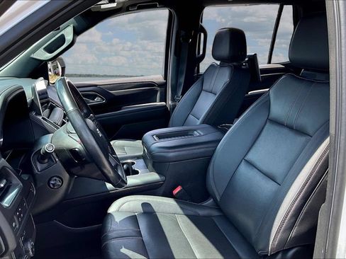 Used 2022 Chevrolet Tahoe RST w/ Luxury Package RWD image 21