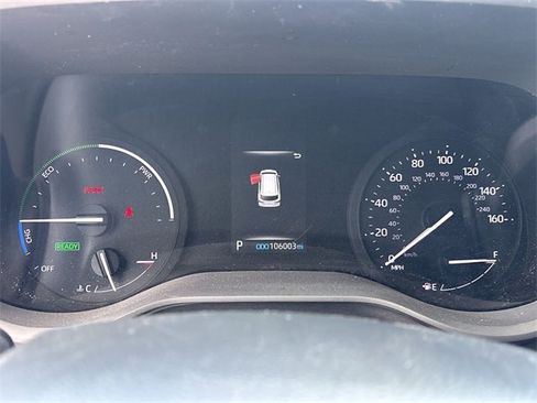 Used 2023 Toyota Sienna XLE image 4