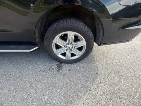 Used 2019 Ford Expedition XLT w/ Equipment Group 202A AWD/4WD image 11