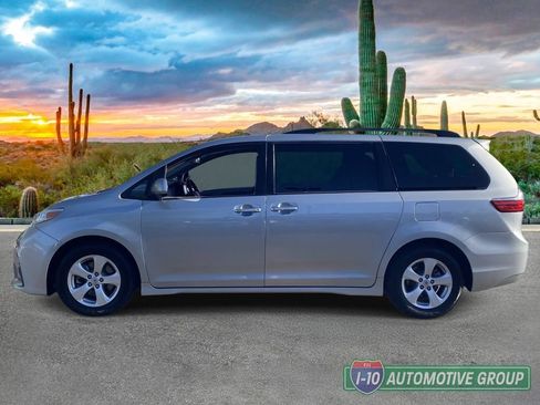 Used 2019 Toyota Sienna XLE FWD image 6