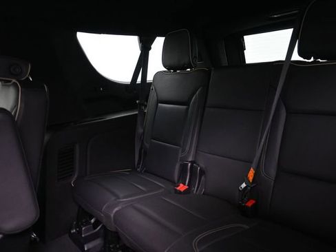 Used 2023 Chevrolet Suburban Premier image 20