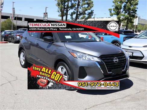 New 2025 Nissan Kicks Play S image 1