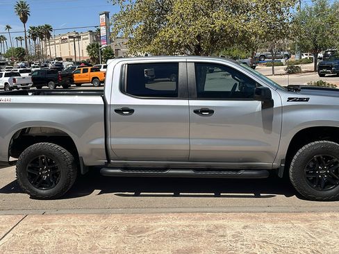 Used 2024 Chevrolet Silverado 1500 LT Trail Boss w/ LPO, Dark Essentials Package image 9