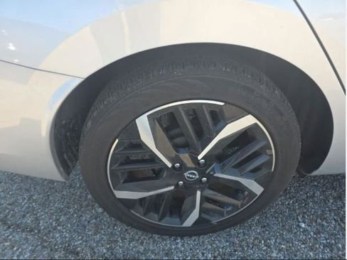 Used 2024 Nissan Versa SR image 14