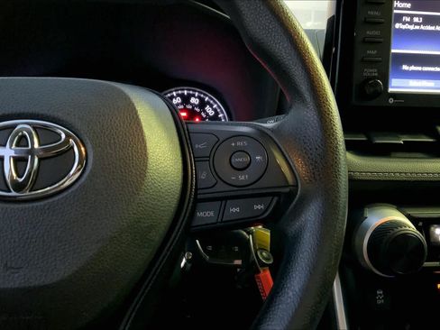Used 2021 Toyota RAV4 LE FWD image 24