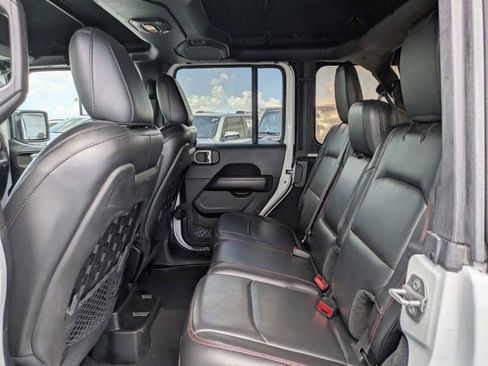 Used 2018 Jeep Wrangler Unlimited Rubicon AWD/4WD image 13