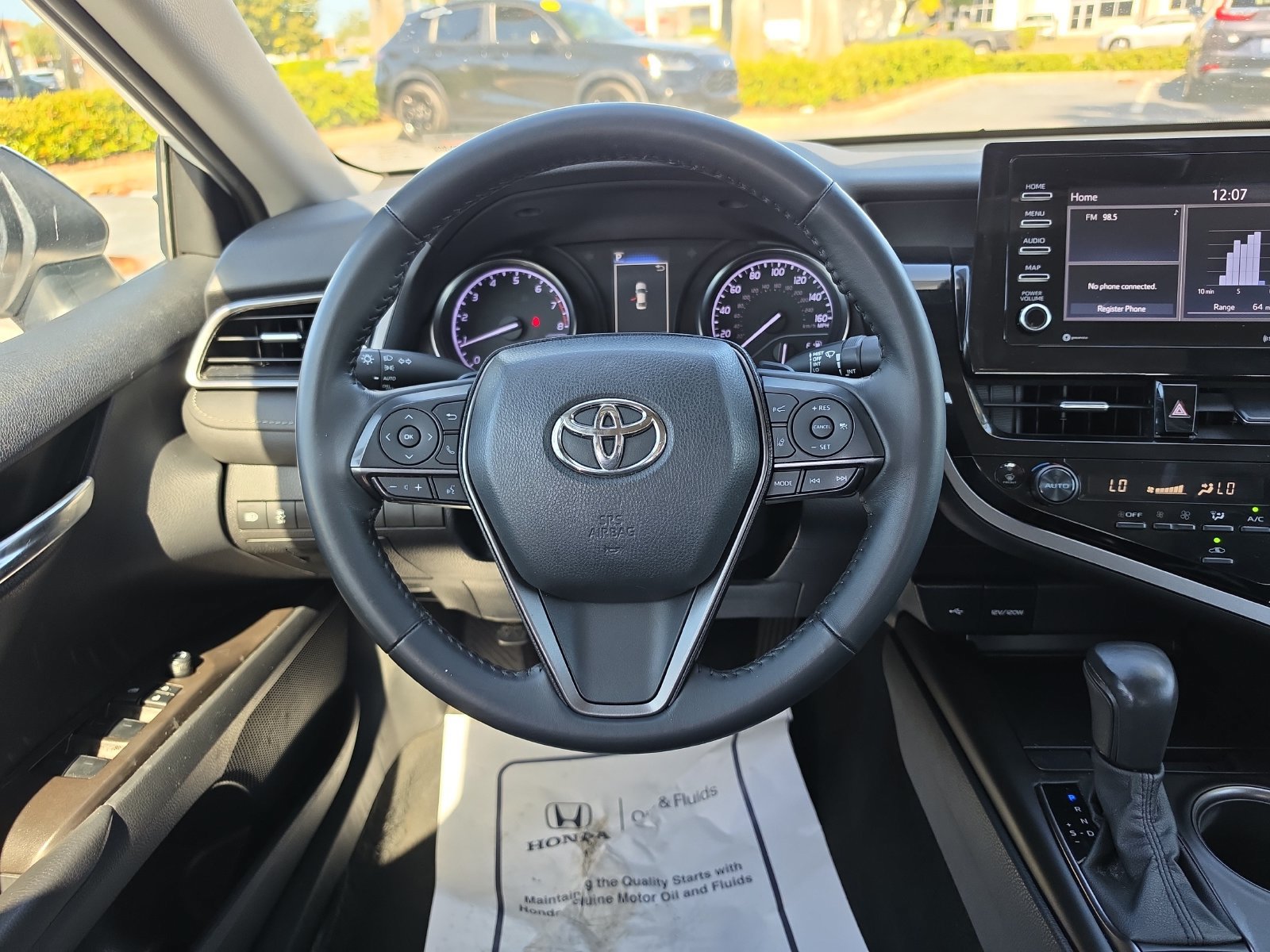 Used 2023 Toyota Camry SE w/ Convenience Package FWD image 9