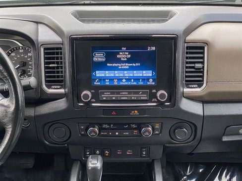 Used 2023 Nissan Frontier SV w/ SV Convenience Package image 12