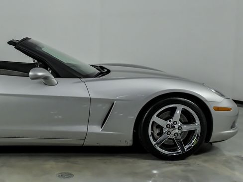Used 2007 Chevrolet Corvette Convertible w/ Preferred Equipment Group RWD image 12