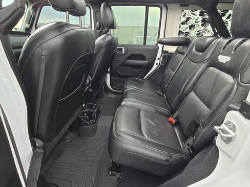 Used 2021 Jeep Wrangler Unlimited Sahara image 10