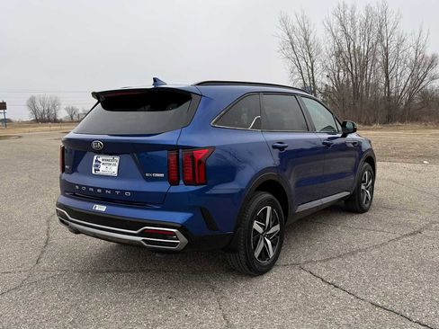 Used 2021 Kia Sorento EX w/ Panoramic Sunroof Package AWD/4WD image 4