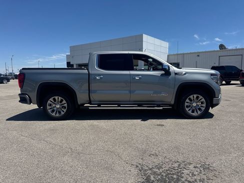 Used 2023 GMC Sierra 1500 Denali w/ Technology Package AWD/4WD image 7