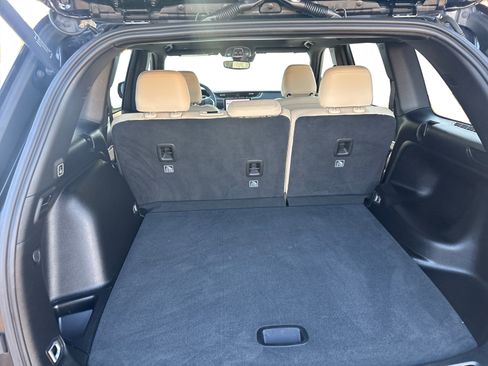 Used 2024 Jeep Grand Cherokee Limited image 11