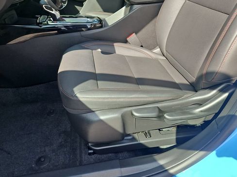 Used 2024 Chevrolet Trax RS w/ Sunroof Package FWD image 18