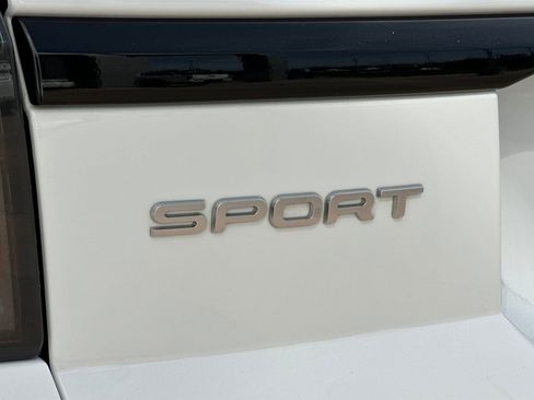 Used 2018 Land Rover Range Rover Sport SE image 36