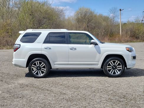 Used 2024 Toyota 4Runner Limited AWD/4WD image 4