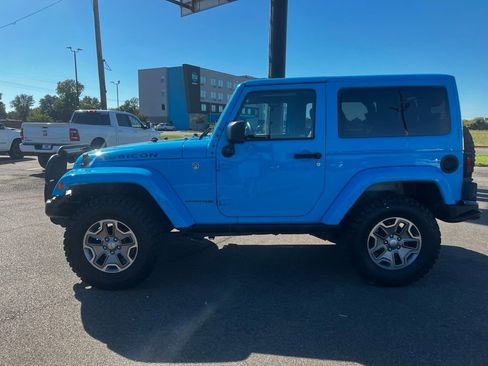 Used 2018 Jeep Wrangler Rubicon w/ Power Convenience Group image 3