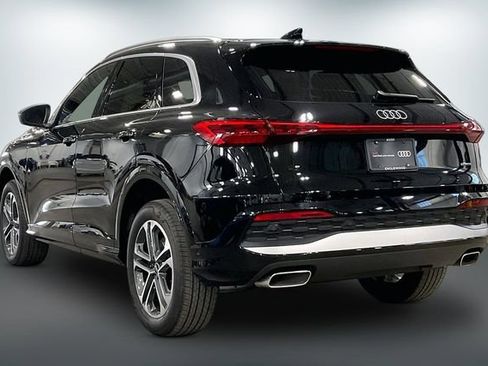 Used 2025 Audi Q5 Premium Plus w/ Premium Plus AWD/4WD image 12