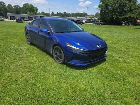 Used 2023 Hyundai Elantra SEL FWD image 12