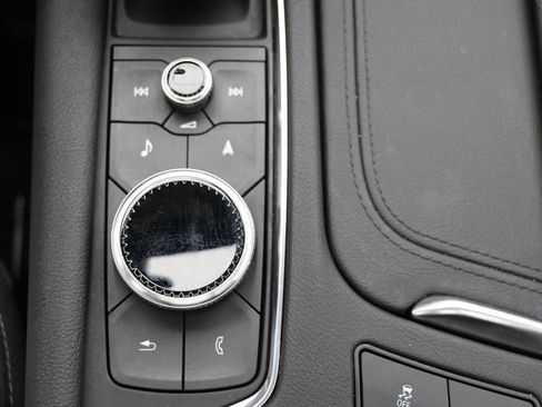 Used 2025 Cadillac XT5 Premium Luxury image 25