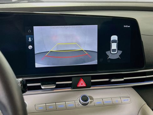 Used 2023 Hyundai Elantra Limited FWD image 14