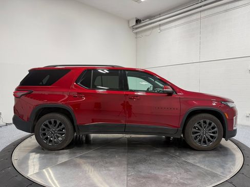 Used 2023 Chevrolet Traverse RS image 8