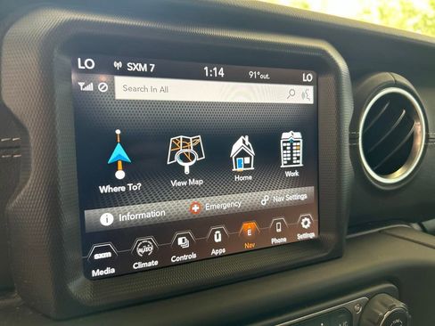Used 2021 Jeep Gladiator Overland w/ Popular Equipment Package AWD/4WD image 11