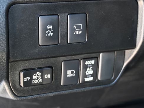 Used 2022 Toyota Tacoma Limited AWD/4WD image 22