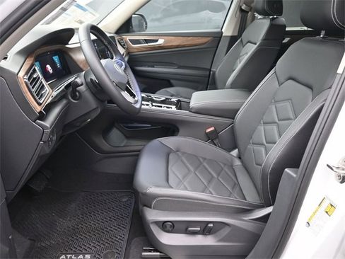 New 2026 Volkswagen Atlas SE image 28