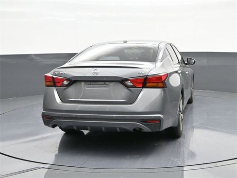 Used 2022 Nissan Altima 2.5 SV image 11