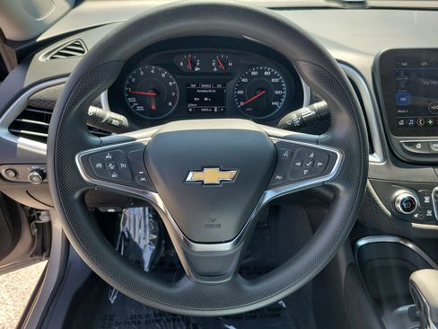 Used 2025 Chevrolet Malibu LT image 25