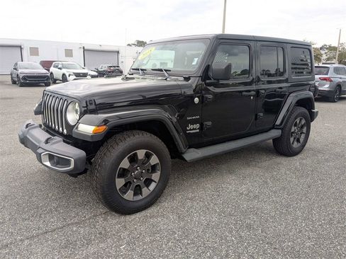 Used 2018 Jeep Wrangler Unlimited Sahara w/ Cold Weather Group image 8