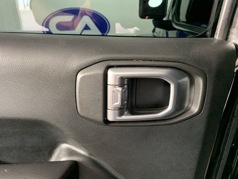 Used 2020 Jeep Wrangler Unlimited Sport AWD/4WD image 30