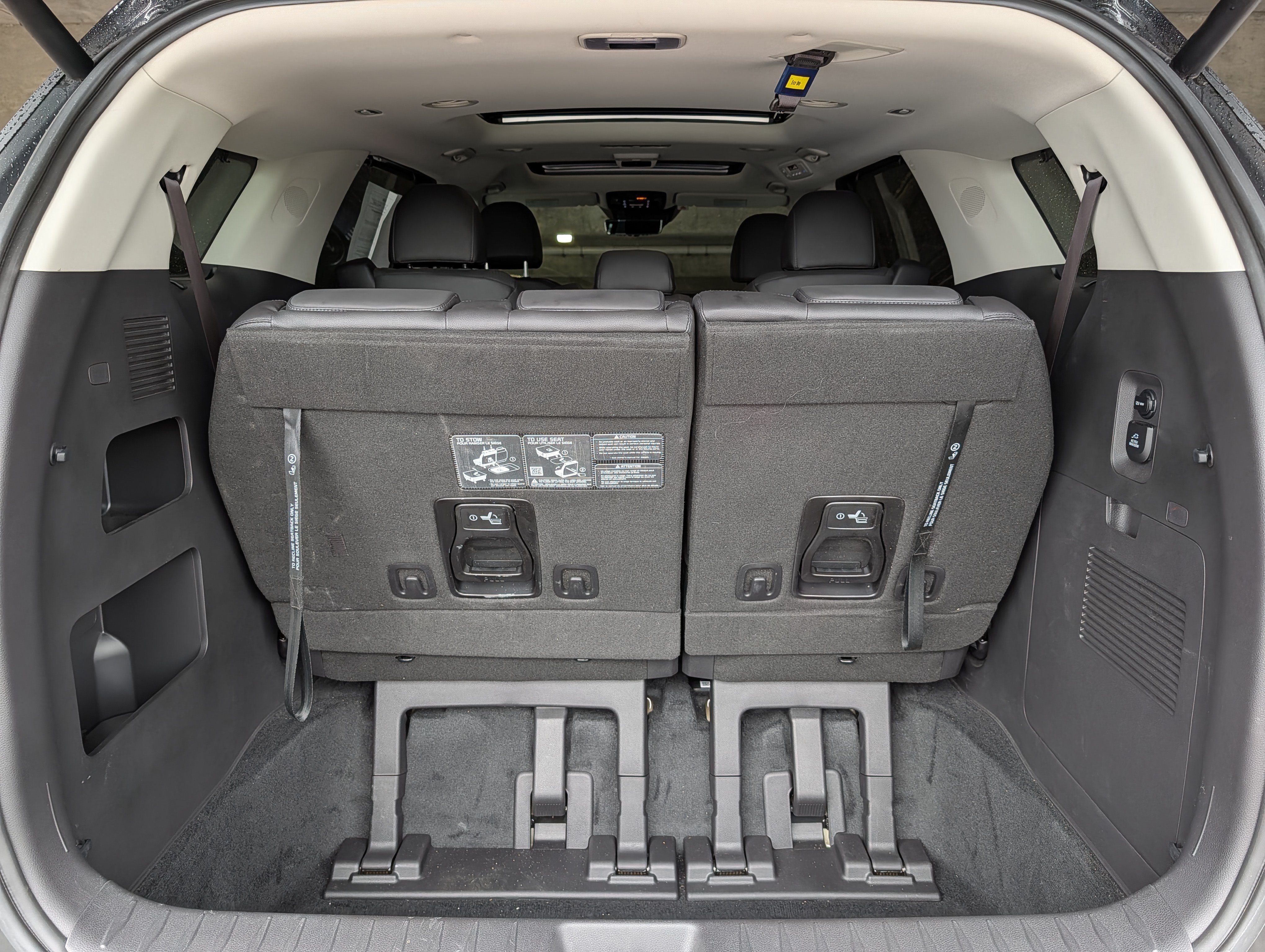 Certified 2025 Kia Carnival SX Prestige FWD image 18