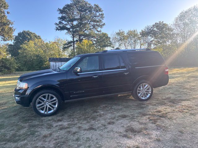Used 2015 Ford Expedition EL Platinum RWD image 2