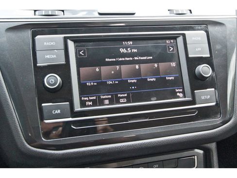 Used 2018 Volkswagen Tiguan S image 24