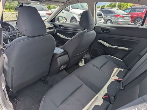 Used 2024 Nissan Altima 2.5 SV FWD image 29