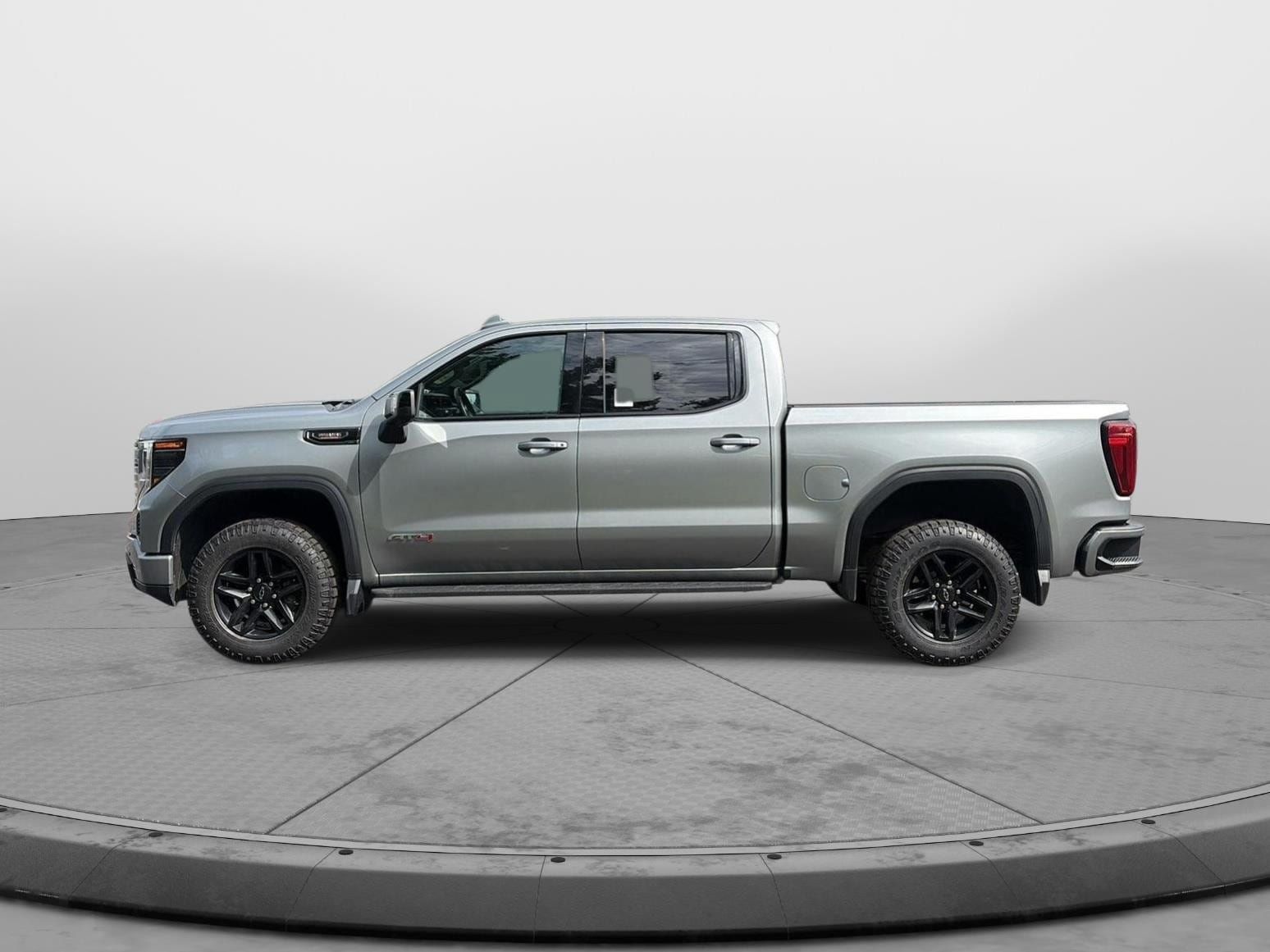Used 2023 GMC Sierra 1500 AT4 w/ AT4 Premium Package AWD/4WD image 4