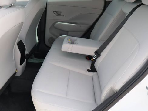 Used 2025 Hyundai Kona SE FWD image 19