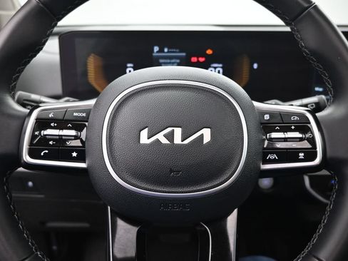Used 2025 Kia Sorento S w/ Panoramic Sunroof Package FWD image 12