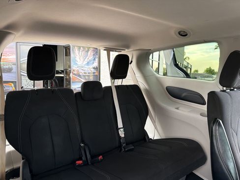 Used 2022 Chrysler Voyager LX FWD image 24