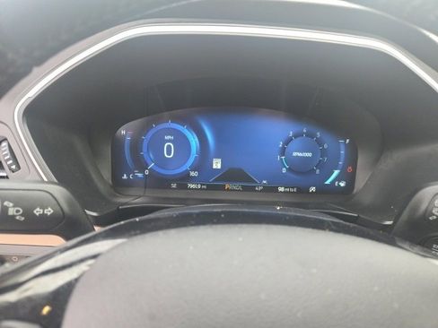 Used 2021 Ford Escape Titanium w/ Class II Trailer Tow Package image 21